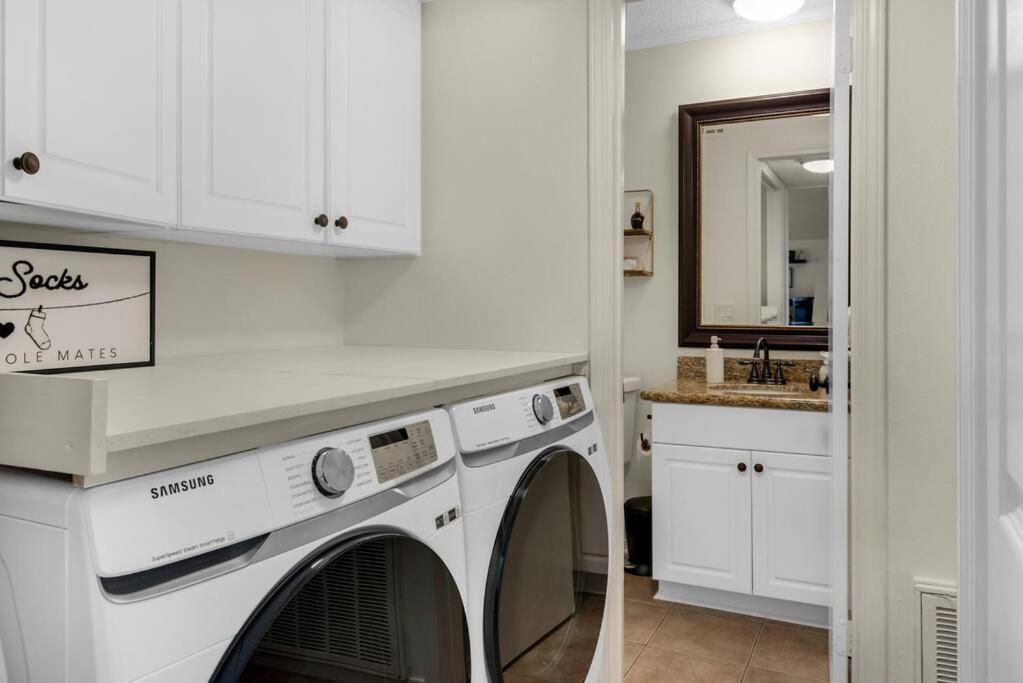 Private Oasis, Pool, Downtown Pns & 3br-2,5bt Hébergement de vacances Pensacola