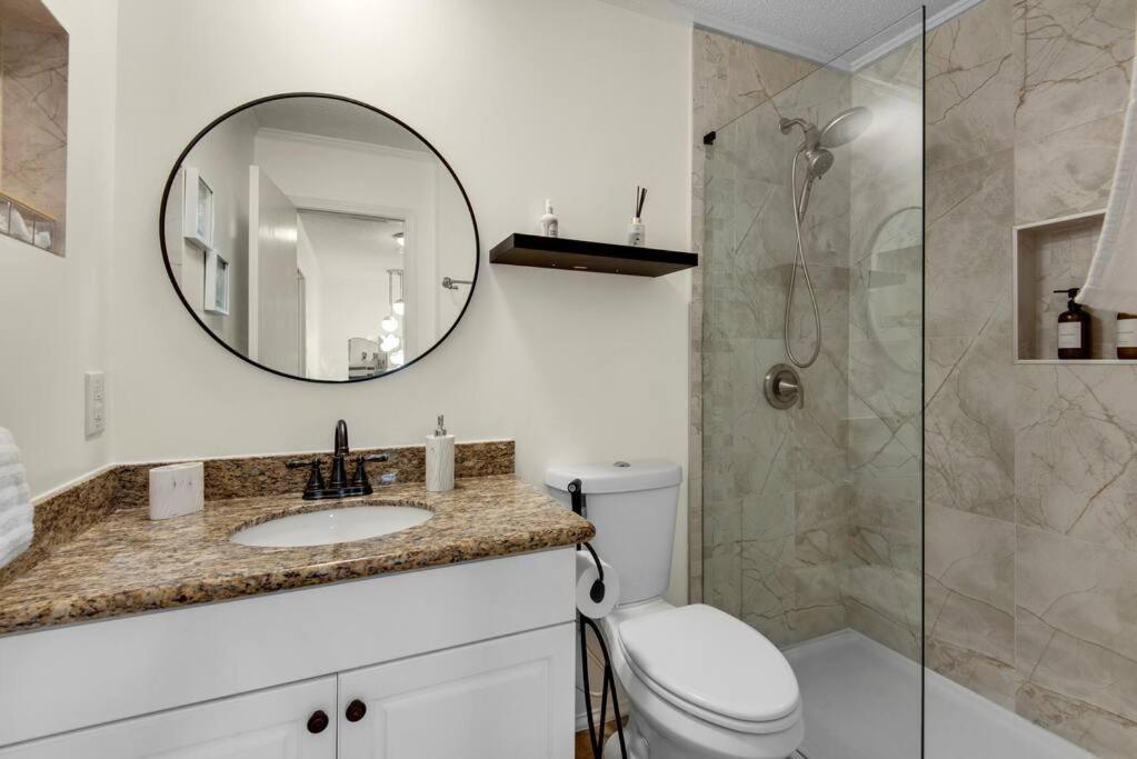 Hébergement de vacances Private Oasis, Pool, Downtown Pns & 3br-2,5bt Pensacola